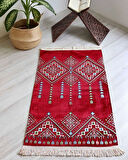 Erkekler İçin Seccade Takke Tesbih Esans Hediyelik Seti – Kilim Desenli Kadife Astarlı Seccade ve Özel Kutulu Lüks Hac Umre Hediyesi