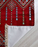 Erkekler için Seccade Takke Tesbih Hediyelik Seti –Kilim Desenli Kadife Astarlı Seccade, 33’lü Erkek Tesbihi, Takke ve Özel Kutu