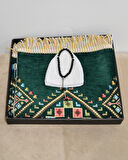 Erkekler için Seccade Takke Tesbih Hediyelik Seti –Kilim Desenli Kadife Astarlı Seccade, 33’lü Erkek Tesbihi, Takke ve Özel Kutu