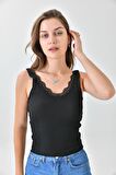 V Yaka Merdiven Dandel Detaylı Siyah Triko Crop Top