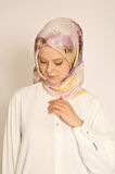 Soft Sarı-Pembe Desenli Sanatsal Eşarp – Pastel ve Şık Tasarım