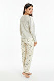 Üstü Yazılı Altı Çam Ağacı Desenli Elite Viscose Pijama Takımı Uzun Ekru 3568