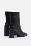 Bestyle İREM Kadın Siyah Gerçek Deri Fermuarlı Topuklu Bot