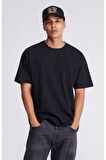 Erkek Siyah %100 Pamuk Relaxed Rahat Kesim Bisiklet Yaka Kısa Kollu Tişört