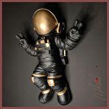 Astronot Figürü – Uzay Temalı Ev Dekoru – Barış İşareti Pozu–Modern ve Şık- Mükemel orijinal tasarım