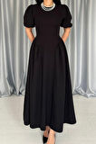 Siyah Etek Yanları Büzgülü Balon Kollu Elbise