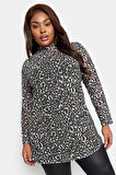 Büyük Beden Boğazlı Kolları Tül Detaylı İçi Astarlı Leopar Desenli Bluz 302698