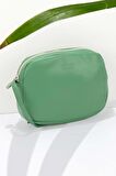 Bambi Yesil  Kadın Postaci Çanta C06171010409