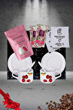 Yılbaşı 2’li Fincan seti & Beyaz Çikolatalı Çilek Draje & Filtre Kahve Hediye Seti Gift Box-1