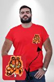 Sinirli Garfield Kırmızı Büyük Beden Kadın Basic Minimal Baskılı Tişört