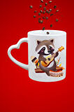 Gitar Çalan Rakun Cute Raccon Baskılı Hediye Kalp Kupa Bardak Porselen Çay Kahve Fincanı