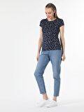 Slim Fit Bisiklet Yaka Çiçek Baskılı Lacivert Kadın Kısa Kol Tişört