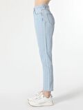 896 Marıa Mom Fit Yüksek Bel Daralan Paça Mavi Kadın Jean Pantolon Cl1059104