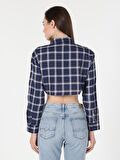 Regular Fit Kareli Crop Lacivert Kadın Uzun Kol Gömlek