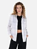 Normal Kesim Shirt Yaka Kareli Beyaz Kadın Uzun Kol Gömlek Cl1068242