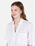 Normal Kesim Shirt Yaka İşlemeli Beyaz Kadın Kısa Kol Gömlek Cl1068891