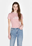 Slim Fit Yuvarlak Yaka Baskılı Kadın Pembe Kısa Kol Tişört