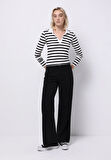 Slim Fit Polo Yaka Çizgili Kadın Siyah Uzun Kol Tişört