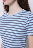 Slim Fit Yuvarlak Yaka Çizgili Kadın Mavi Kısa Kol Tişört