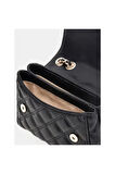 GUESS Metal Üçgen Logolu Çanta HWQG8748740
