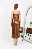 Giyim Kadın İp Askılı Uzun Parlak Micro Elbise Gecelik Kahverengi