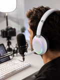 RGB Işıklı Mikrofonlu Bluetooth Kulaklık Beyaz Over-Ear Tasarım Type-C Şarjlı