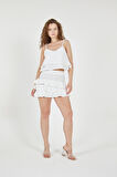 Lalila Beyaz Fırfırlı Şort Etek- Askılı Katlı Rahat Form Crop Kadın Takım