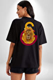 Sarı Kırmızı Aslan Ateş Logo Pamuklu Kadın Erkek Oversize Sırt Dijital Baskılı Siyah T-shirt