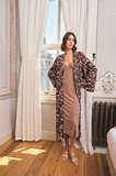 Arias Closet Yaprak Desenli Yırtmaçlı Dantelli ve Dekolteli Sabahlık Takımı
