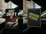 Just Drift It ve Sarı Lacivert Armanın Peşinde - İkili Oto Kokusu - Dekoratif Araç Kokusu ve Aksesuarı