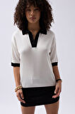V Yaka Dokulu T-Shirt
