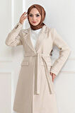 Kaşe Kaban - Uzun Boy Kruvaze Yaka, Kuşaklı Tesettür Kışlık Kaban, Astarlı Şık Yünlü Dokuma Oversize Rahat Kalıp, Cepli Modern Kaşe Mont Modeli - Bej