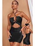 🔥 Siyah Çapraz Askılı Cut-Out Mini Elbise – Vücut Hatlarını Vurgulayan Gece Şıklığı