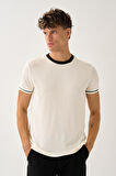 Regular Fit Yaka Detaylı T-shirt