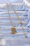 Gold Renk İşlemeli Yonca Model Vintage Kolye - EBJ240928W28315