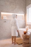 CottonVerse Genç & Çocuk Kapşonlu Bornoz – %100 Pamuk, Unisex