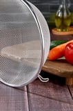 Tencereye Takılan 22 Cm Lüks Orta Boy Çelik Tel Süzgeç & Kevgir