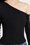 Stil Kadın Fitted Vücuda Oturan Omzu Açık Fitilli Bluz Crop Örme Slim Kalıp Düşük Kol