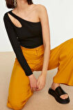 Moda Asimetrik Yaka Örme Slim Fit Düz Desen Casual Günlük Crop Uzun Kol Bluz