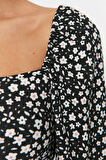 Stil Kadın Çiçek Desenli Fitted Vücuda Oturan Bürümcük Dokulu Bluz Crop Örme Regular Kalıp Balon Kol