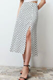 Moda A-line Puantiyeli Desen Günlük Midi Boy Puantiyeli Yırtmaç Detaylı Viskon Midi Dokuma Etek