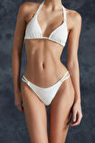 Moda Düz Atma Kap Üçgen Normal Bel Hipster Ekru Üçgen Aksesuarlı High Leg Regular Bikini Takımı