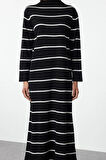 Moda Stil Relaxed Dik Yaka Maxi Boy Tesettür Çizgili Triko Elbise