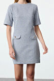 Moda Stil Regular Bisiklet Yaka Mini Boy Kazayağı Düz Kesim Düğme Detaylı Tüvit Dokuma Elbise