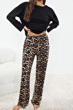 Tarz Rahat Uzun Kollu Geniş Paça %100 Pamuklu Leopar Desenli Örme Pijama Takımı