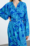 Moda Stil Regular Gömlek Yaka Midi Boy Kemerli Geometrik Desenli Dokuma Gömlek Elbise