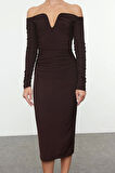 Moda Stil Fitted Carmen Yaka Midi Boy Vücuda Oturan Örme Elbise