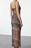 Moda Stil Fitted V Yaka Midi Boy Vücuda Oturan Leopar Desenli Tül Dokuma Elbise