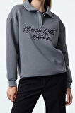 Oversize Gömlek Yaka Düşük Kol Uzun Gömlek Yaka Nakışlı Fit Kalın İçi Polarlı Örme Sweatshirt