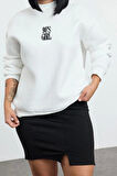 Büyük Beden Dik Yaka Düşük Kol Kalın İçi Polarlı Nakış Detaylı Normal Kalıp Örme Sweatshirt
